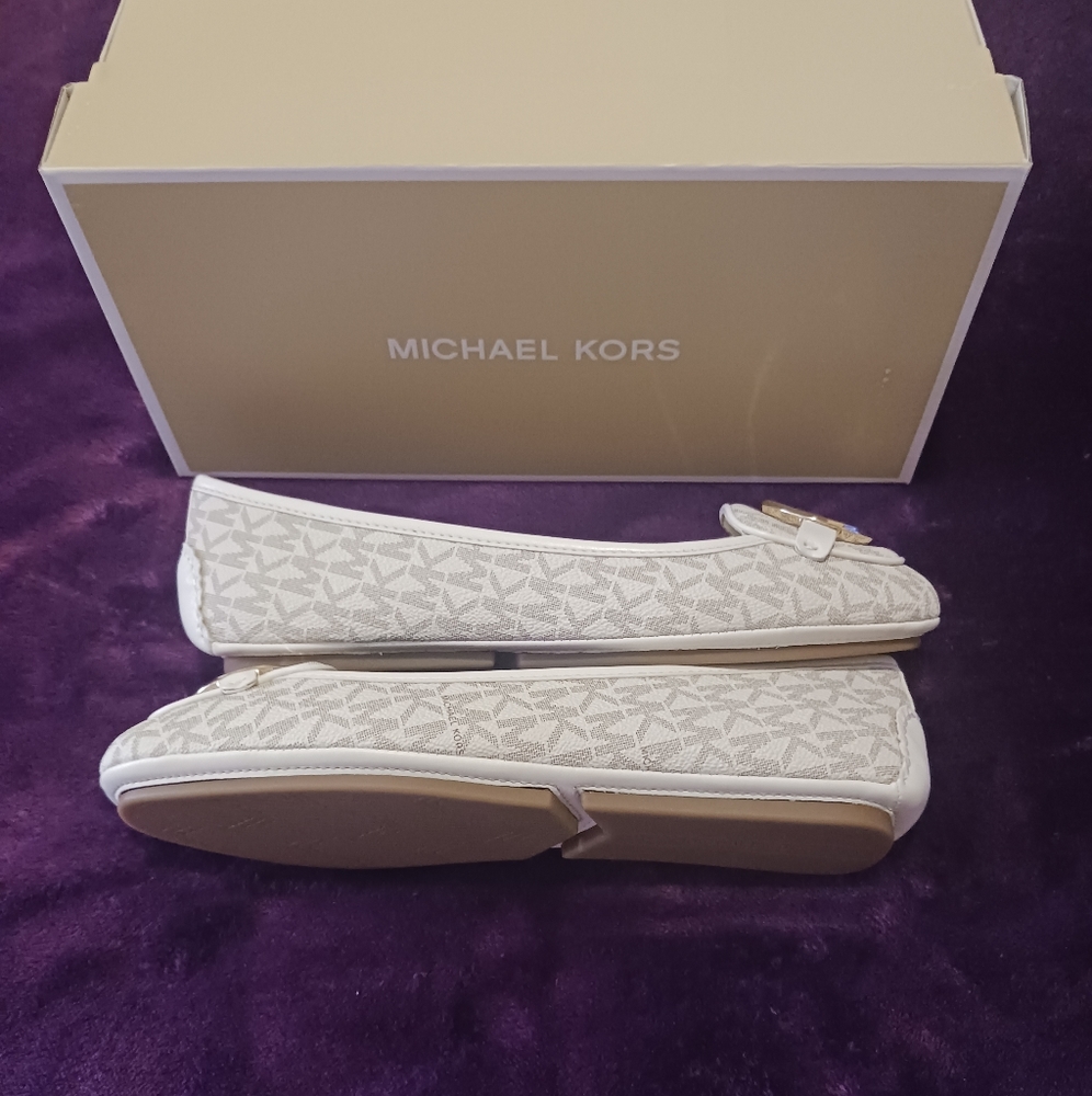 Michael Kors Lillie Moc - Picture 4 of 10